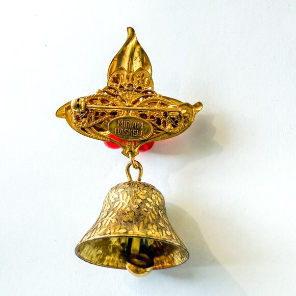 Vintage Gold Tone Miriam Haskell Holly Bell Brooch With Red Beads & Leaves - Picture 6 of 8